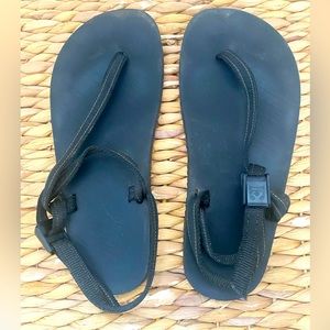 Earth runner sandals